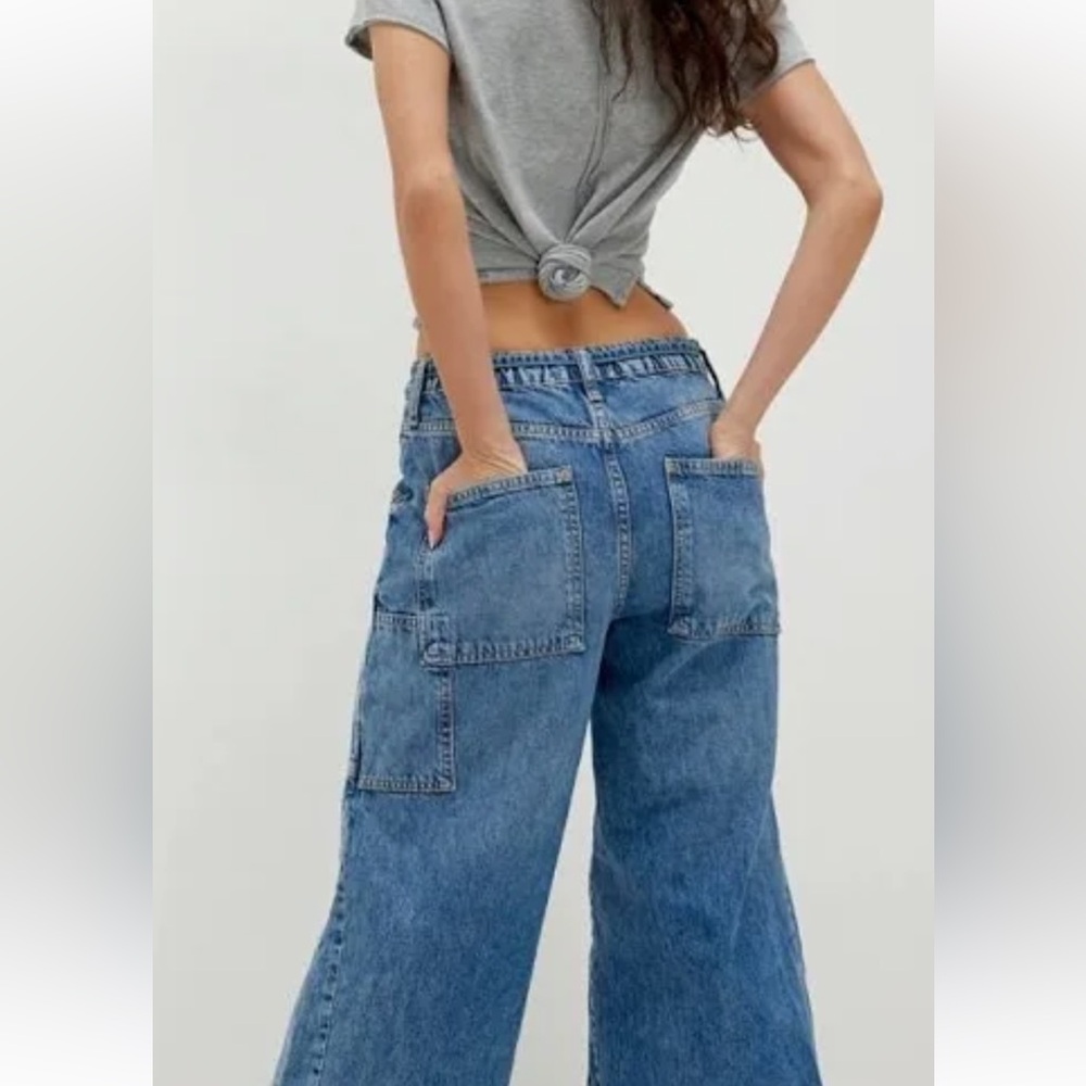 NWT FREE PEOPLE Bayou Blue Curvy Outlaw Wide Leg Distressed Jean SZ: L - Picture 3 of 4